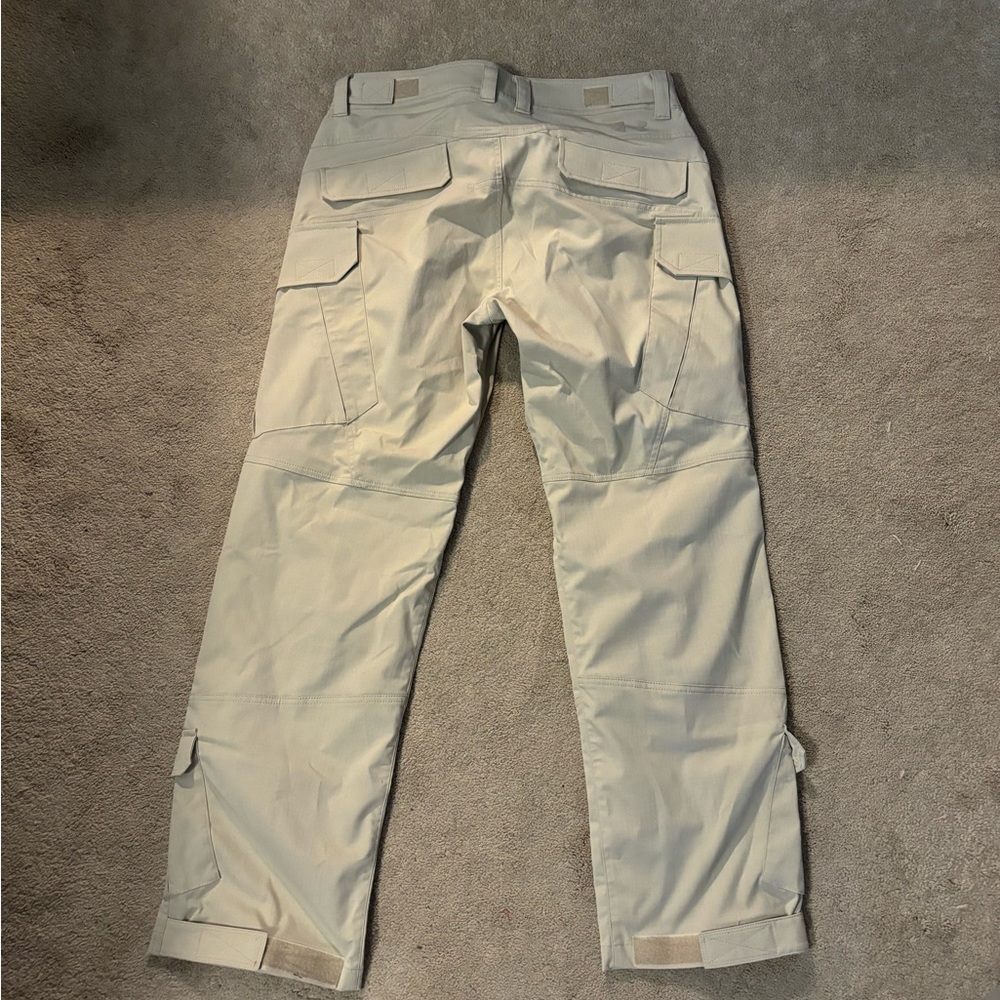 Under Armour men’s tactical pants - Picture 2 of 3